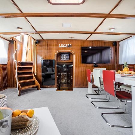 Spacious Yacht Hotel Barcelona City Center 5 Cabins Экстерьер фото